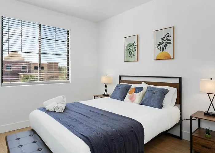 Two Cozysuites With Pool Jacuzzi In 10&03 * Glendale