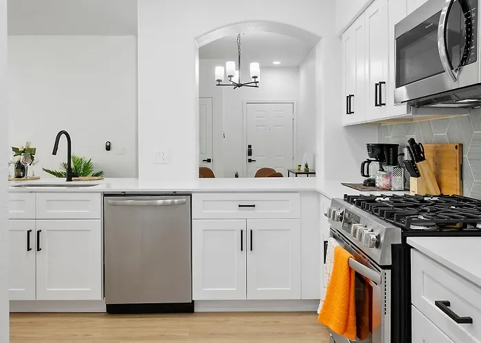 Two Cozysuites With Pool Jacuzzi In 10&03 Apartment *