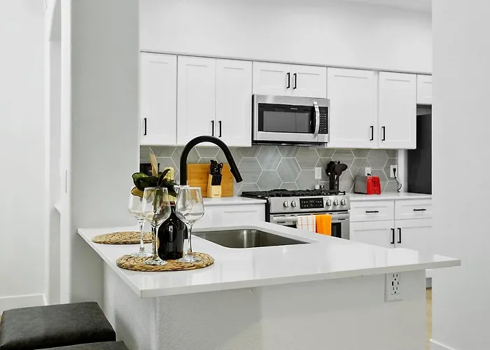 Apartment Two Cozysuites With Pool Jacuzzi In 10&03 Glendale