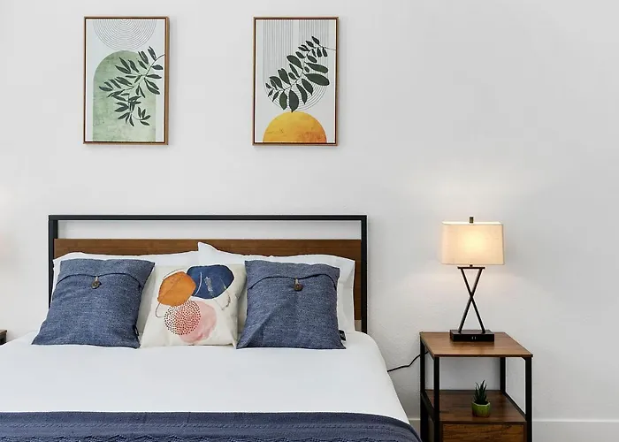 Two Cozysuites With Pool Jacuzzi In 10&03 Apartment Glendale